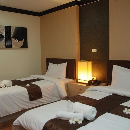 Panatara Hotel Чумфон Екстериор снимка