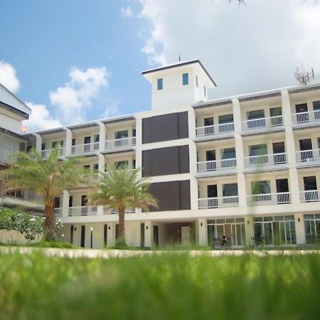 Panatara Hotel Чумфон Екстериор снимка